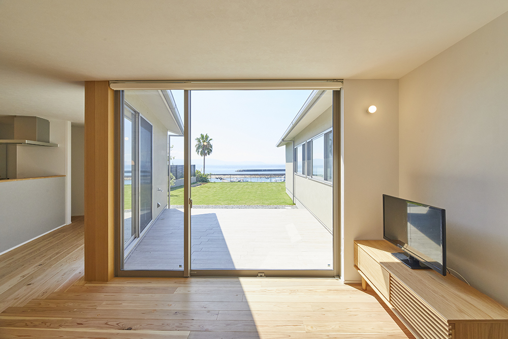 No.106 / 海に臨む平屋の家